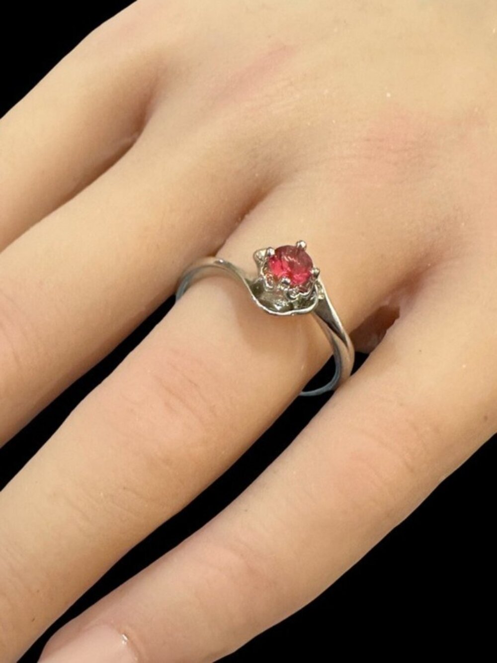 Silver-Tone Ring With Red Rhinestone Accent Size 9